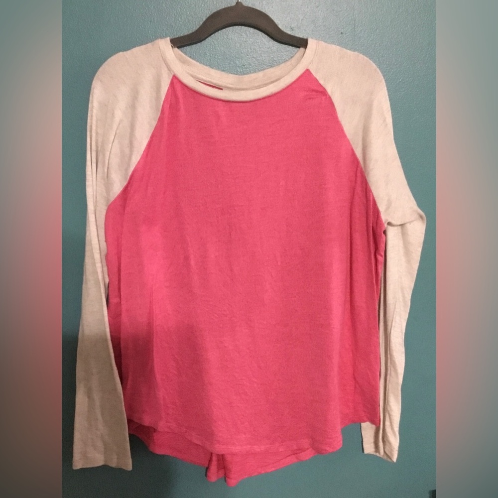 So long sleeve raglan shirt Size XL